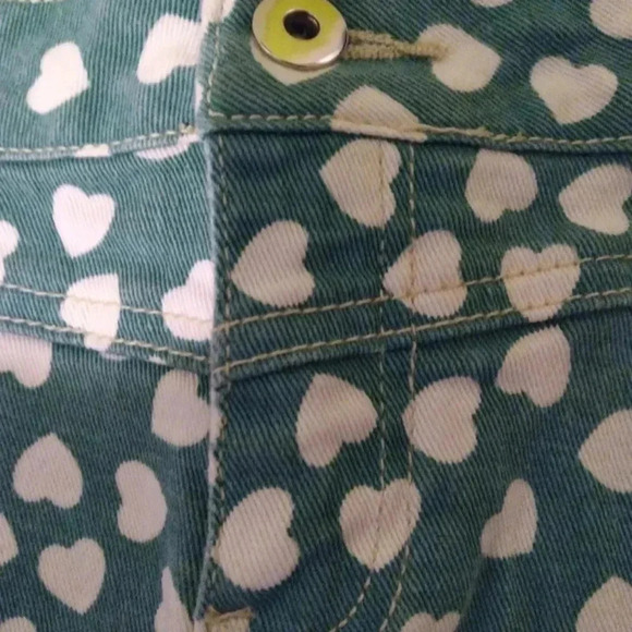 FOREVER 21 heart jean shorts-size 28 EUC - Picture 3 of 6